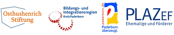 Logo Osthushenrich Stiftung, Schriftzug vor einem Sechseck mit unterschiedlich langen Seiten. Logo der Bildungs- und Integrationsregion Kreis Paderborn. Auf dem Logo sind zwei Zahnräder. Die roten Zähne der Zahnräder greifen ineinander. Logo der Stadt Paderborn. Ein weißes P oben auf blauem und unten auf gelbem Hintergrund. Links neben dem P steht senkrecht die Internetadresse paderborn.de. in blauer Schrift darunter steht Paderborn überzeugt. Logo des PLAZEF Ehemalige und Förderer.